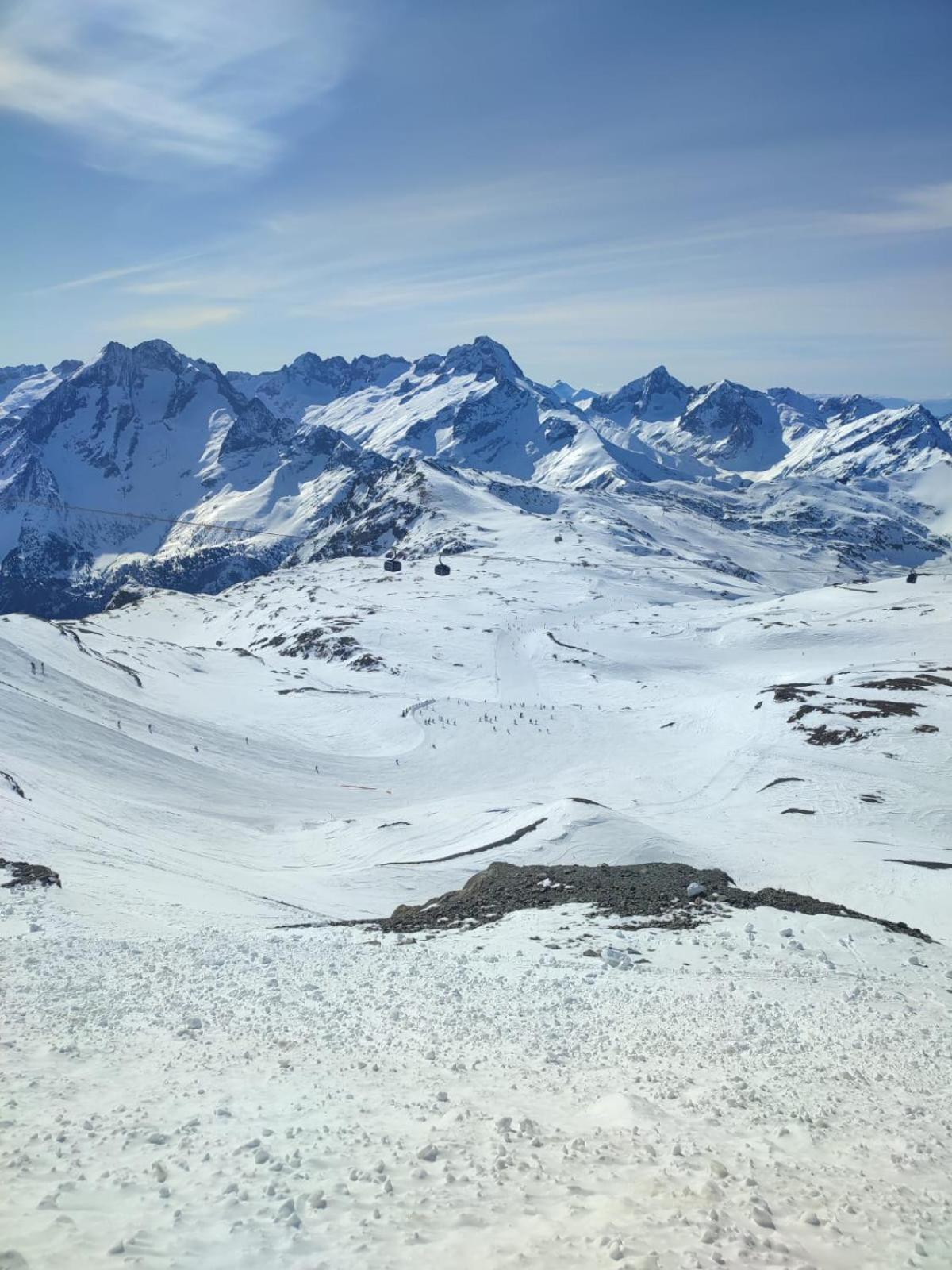 Les 2 Alpes Au Village 1800m-commerces Et Telesiege A 50m-retour Au Pied Les Deux Alpes